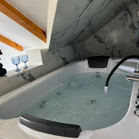 Sumski Mir - - With Pool And Jakuzzi